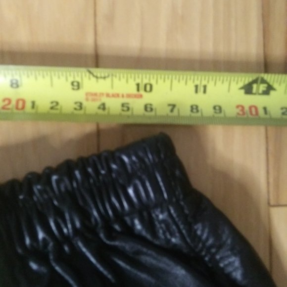 Black leather shorts small elastic waist small - Picture 9 of 11